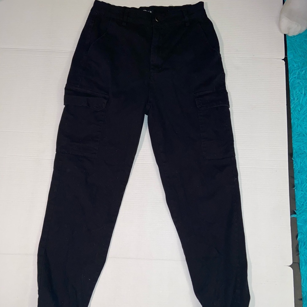 Black cargo jogger!!